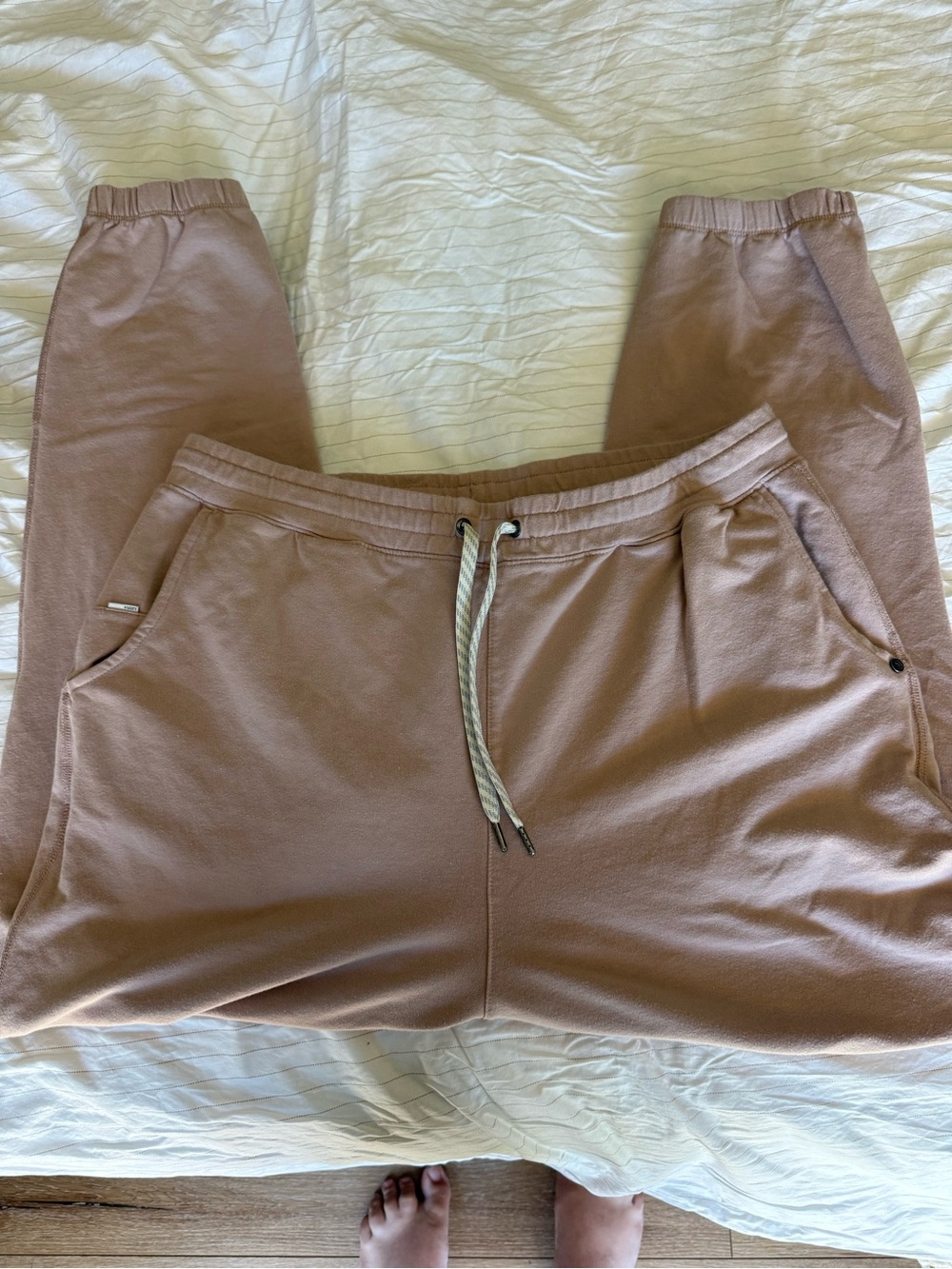 Vuori Mauve Drawstring Joggers
